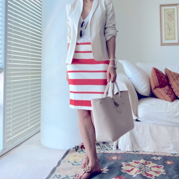 Banana Republic Dresses & Skirts - Never worn Banana Republic skirt, Size 0